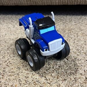 Blaze and the monster machine - Crusher Monster Truck Toy push to go